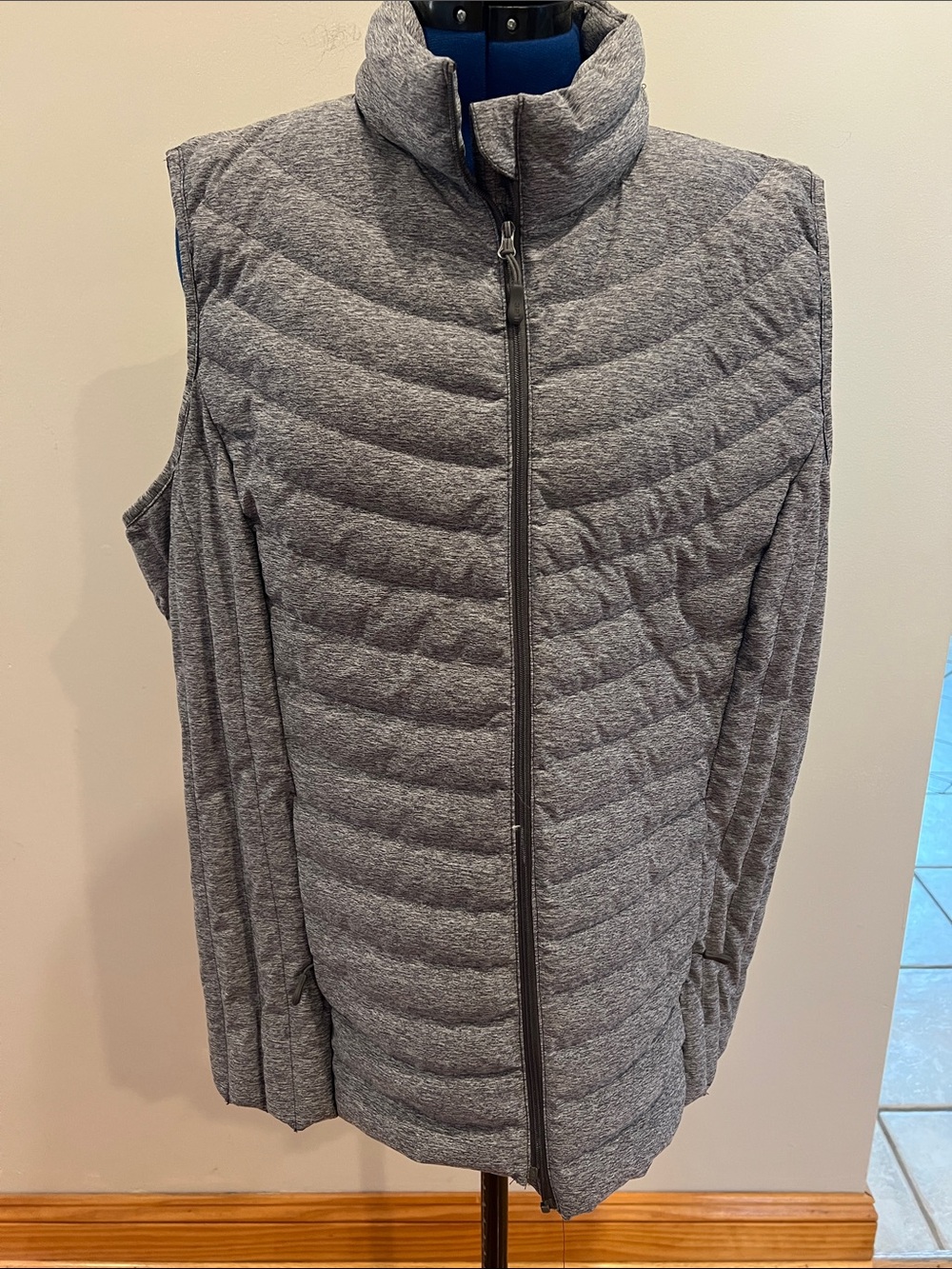 Women’s Heather Gray Quilted Sleeveless Puffer Vest with Stand Collar